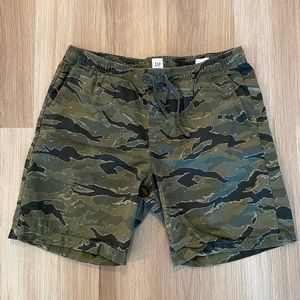 Mens XL drawstring Gap shorts